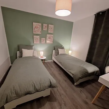 Lejlighed For 4 - Parking Space For Car - Internet Bielefeld