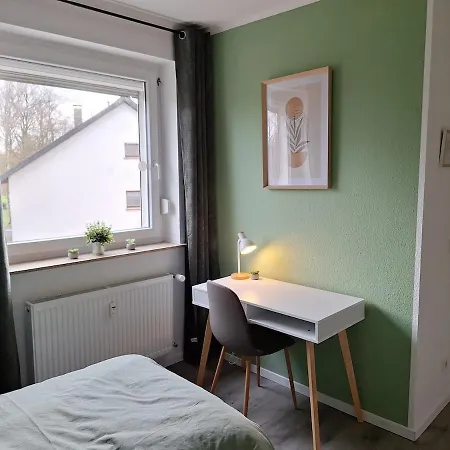 For 4 - Parking Space For Car - Internet بيليفيلد