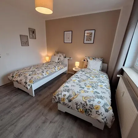 For 4 - Parking Space For Car - Internet * بيليفيلد