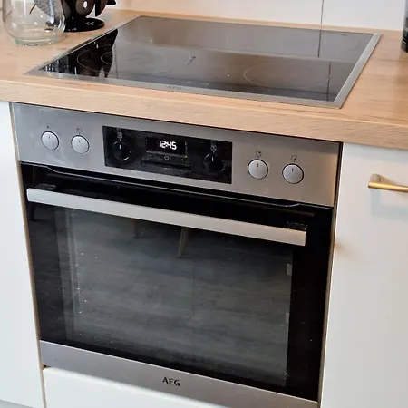 شقة For 4 - Parking Space For Car - Internet *