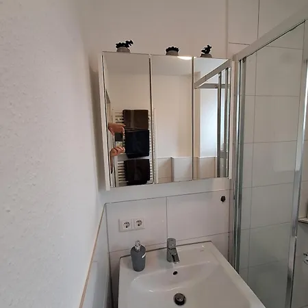 For 4 - Parking Space For Car - Internet *