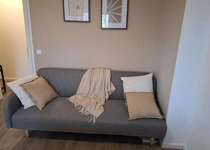 For 4 - Parking Space For Car - Internet Lejlighed